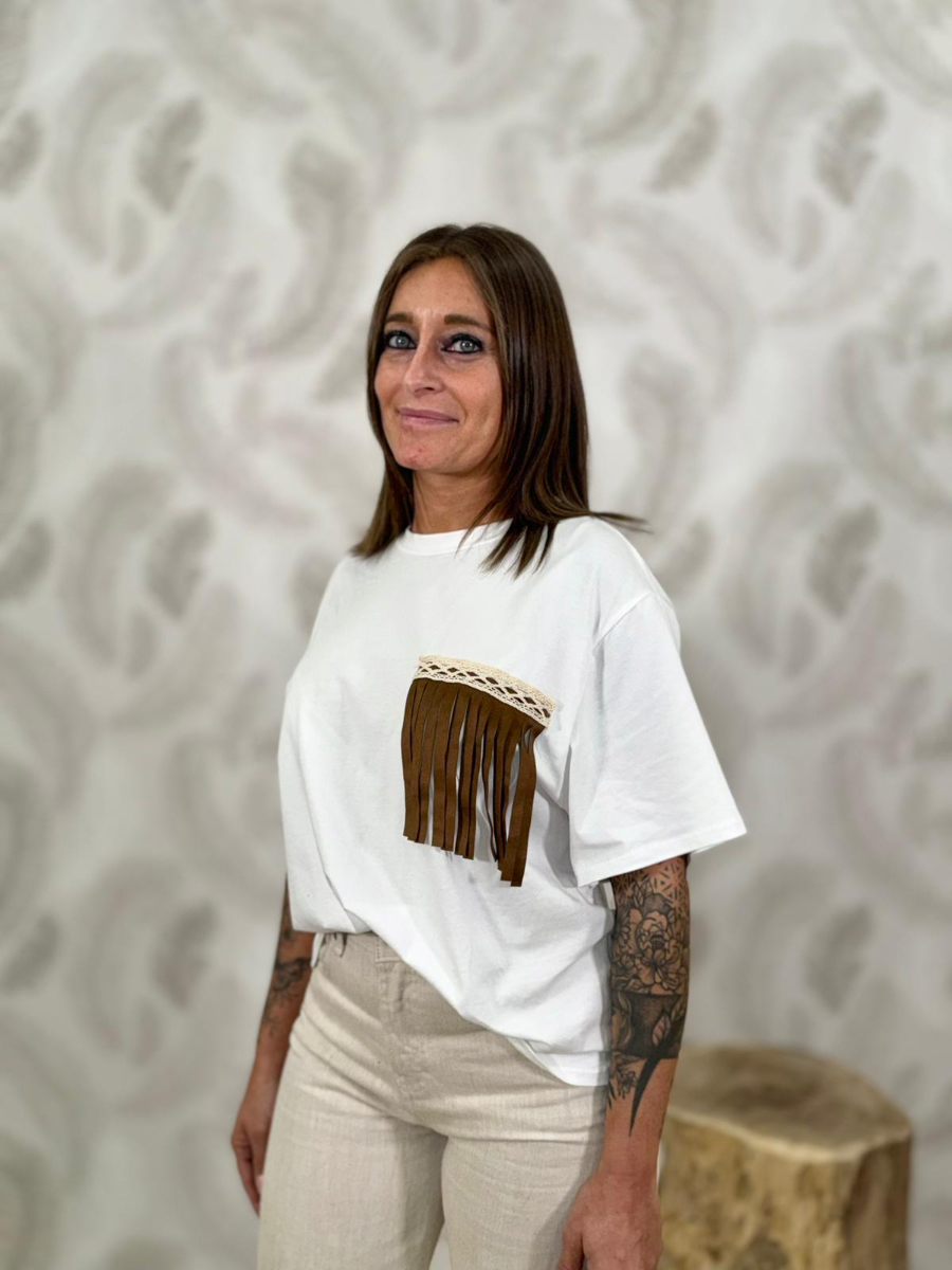 T-shirt con dettaglio frange