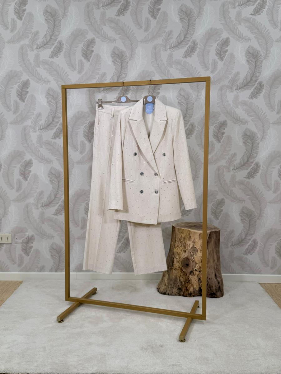 Pantalone con dettaglio luminosi - immagine 2